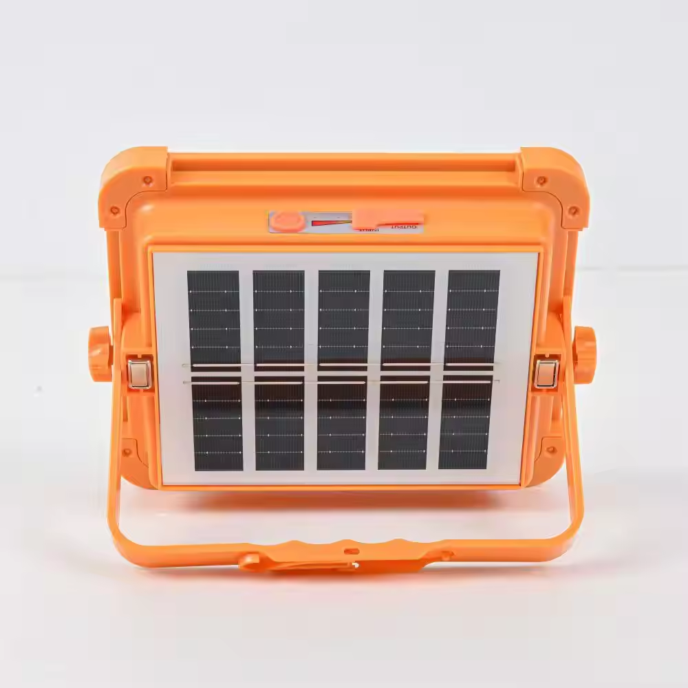 Outdoor Portable LED Solar Flo - Zumtobel Outdoor Lighting 评论和价格
